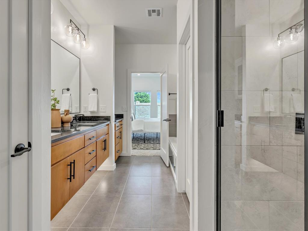 7717 NW 136th Terrace