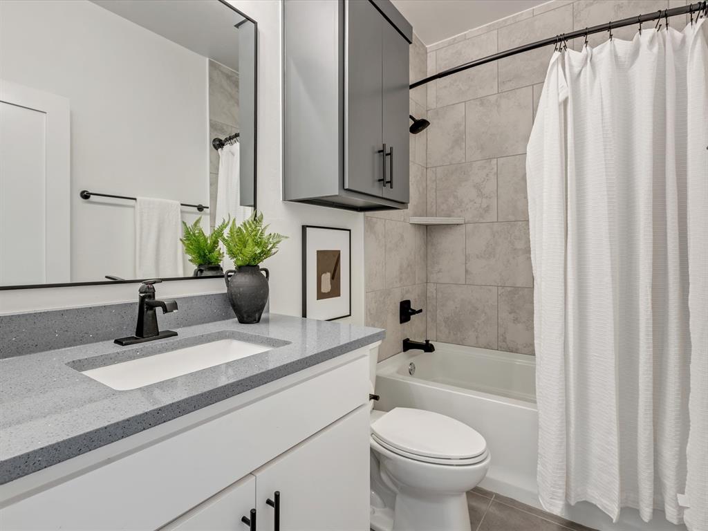 7717 NW 136th Terrace