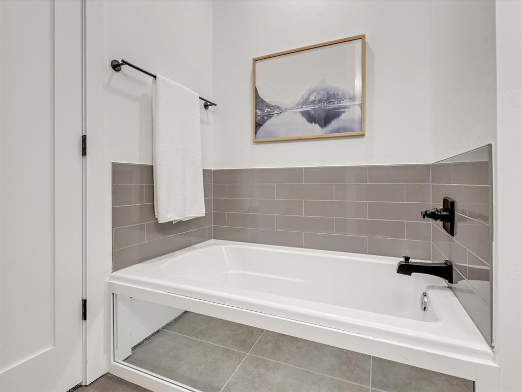 7717 NW 136th Terrace