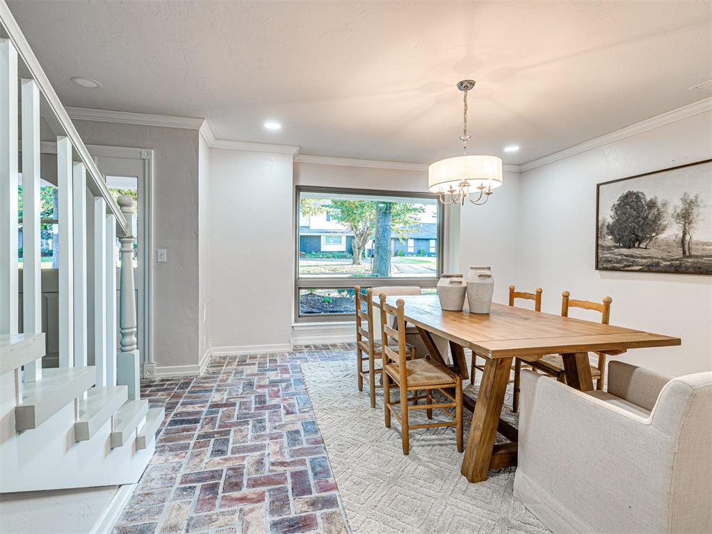 3305 W Rock Creek Road