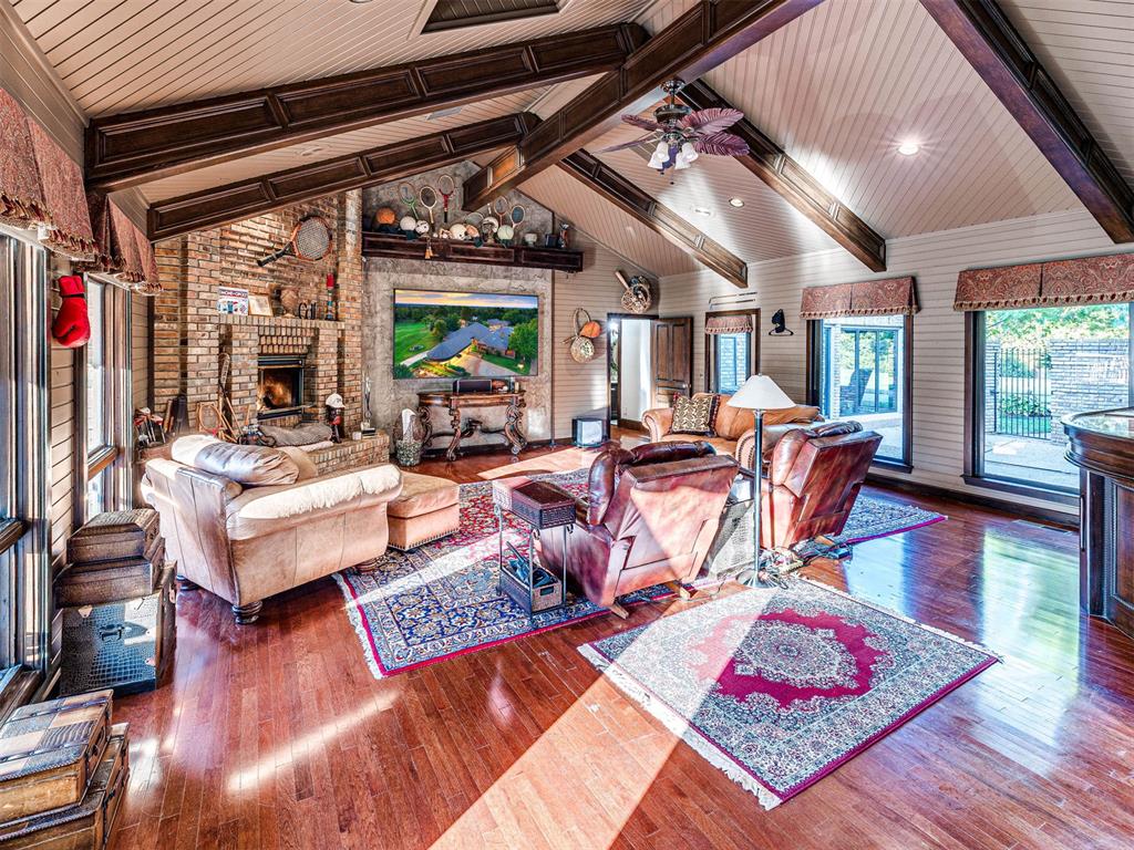 2605 Oakcrest Drive