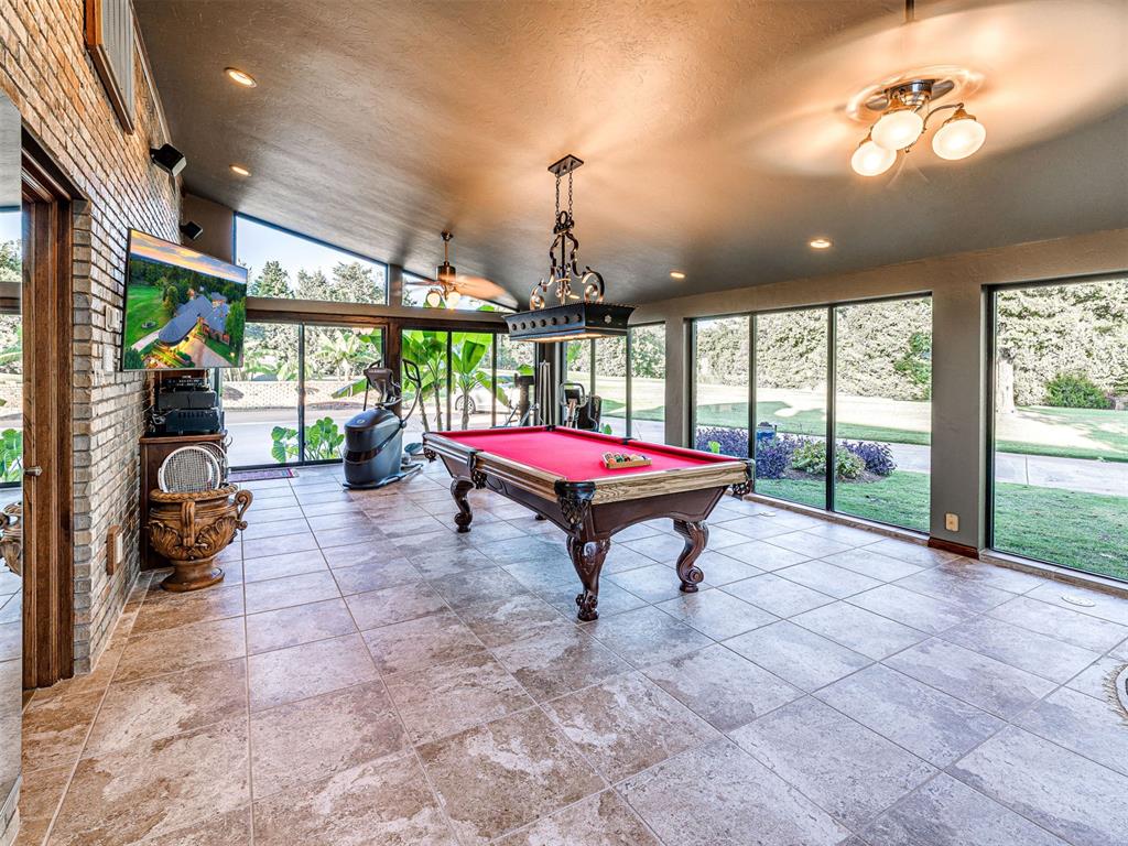2605 Oakcrest Drive