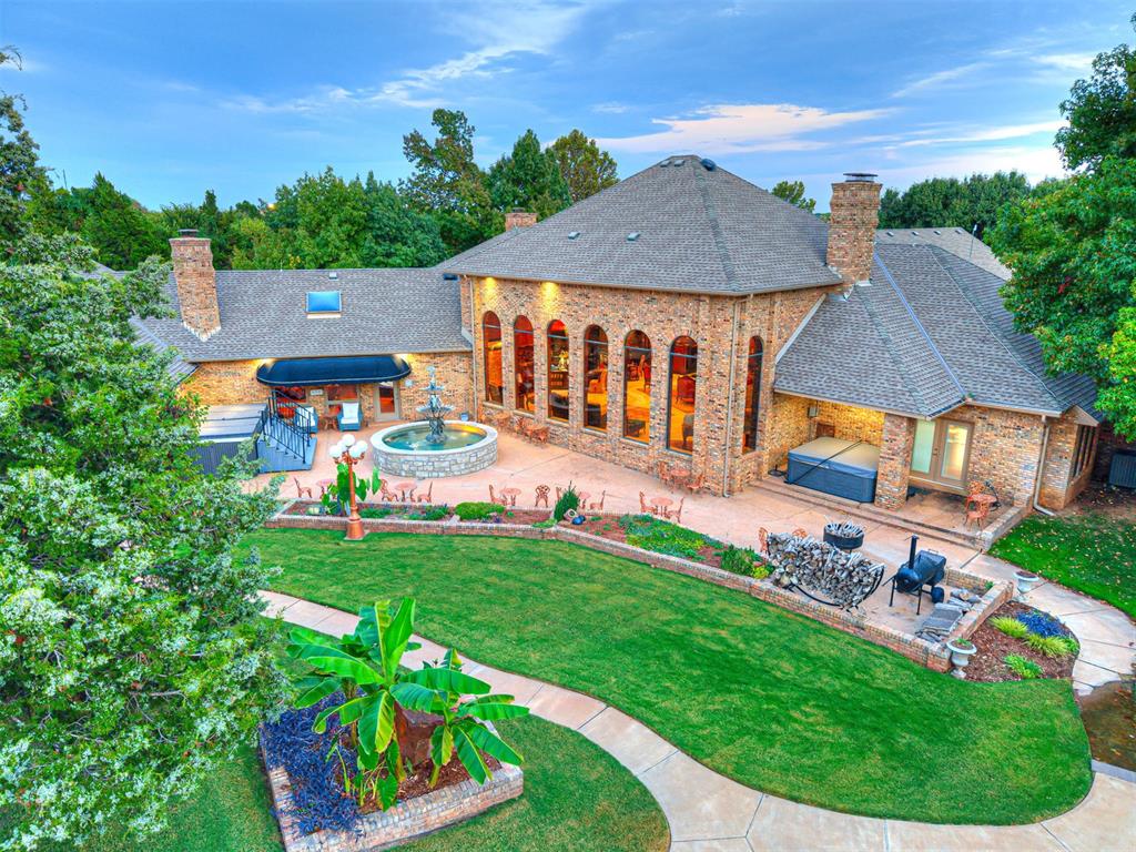 2605 Oakcrest Drive