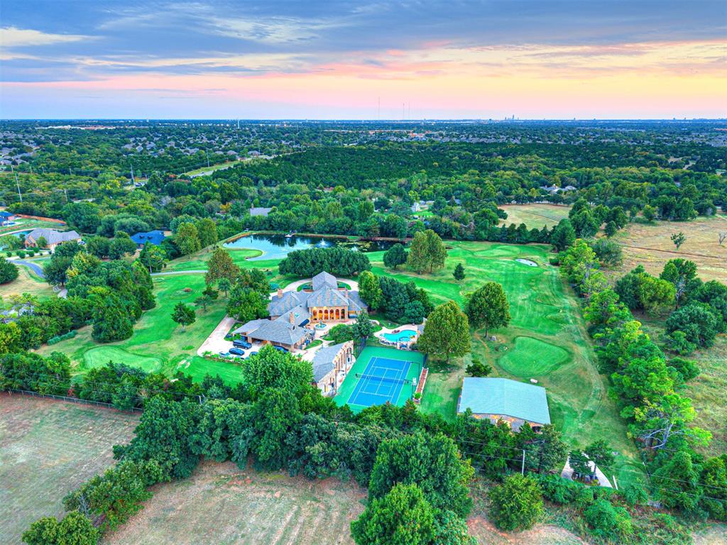 2605 Oakcrest Drive