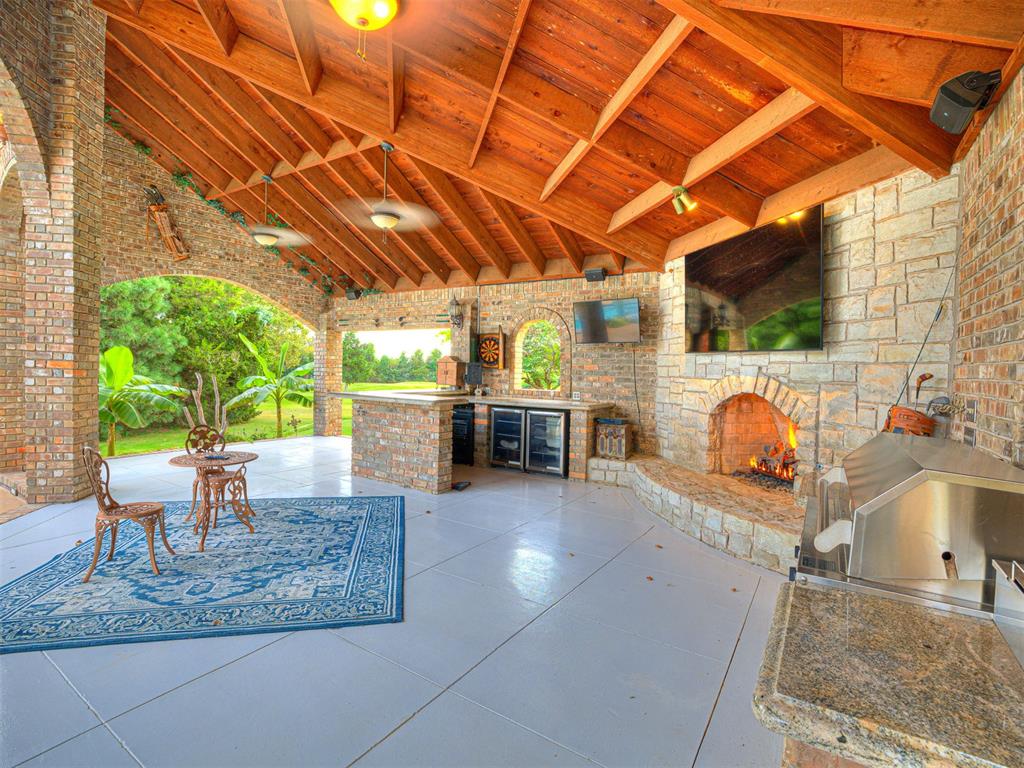 2605 Oakcrest Drive