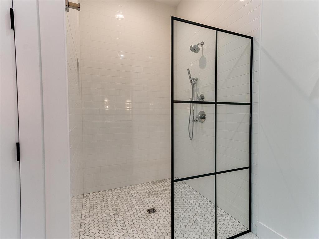 47 Ramble Along Road