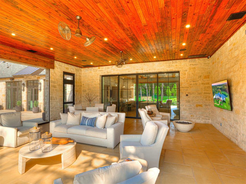 2909 Spring Crest Circle