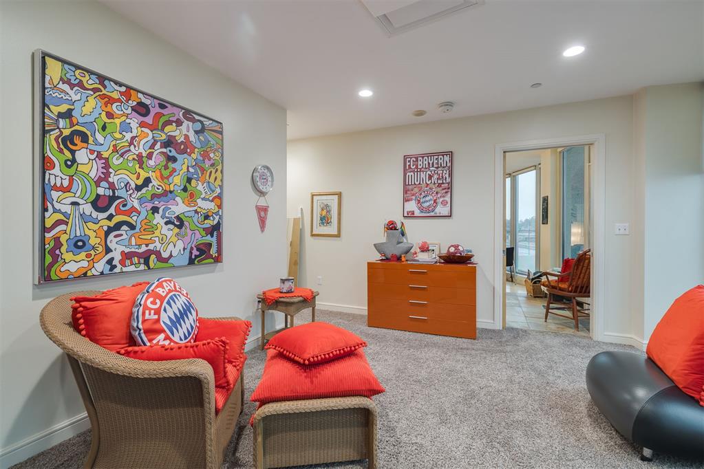 5900 Mosteller Drive Unit: 34