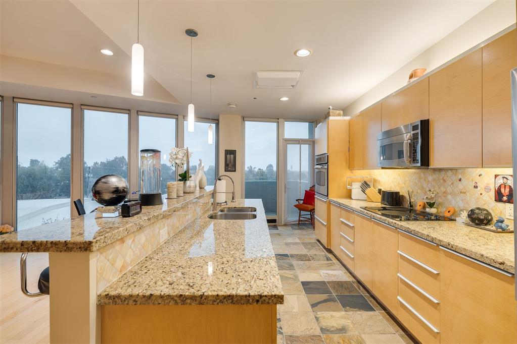 5900 Mosteller Drive Unit: 34