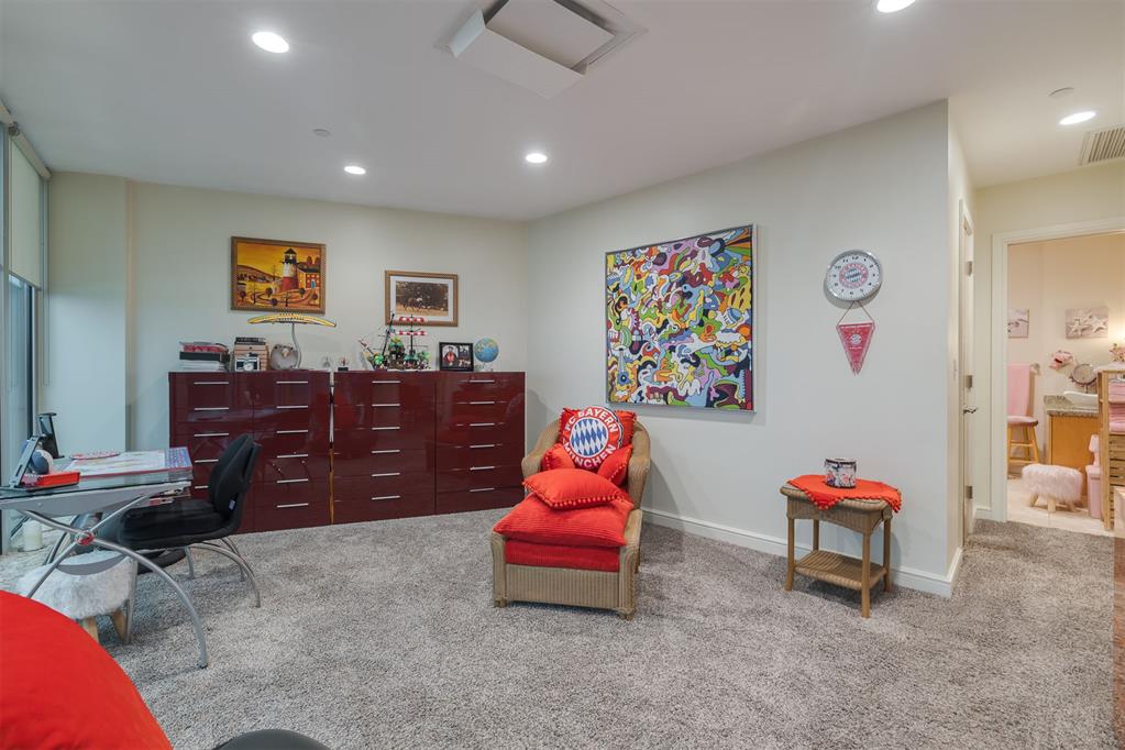 5900 Mosteller Drive Unit: 34