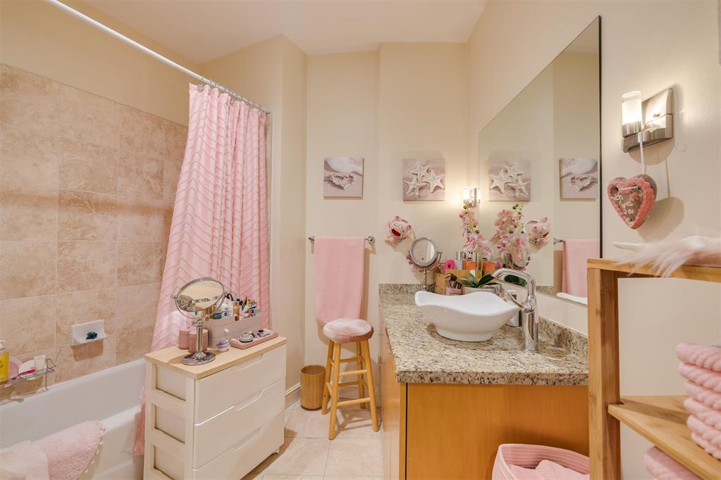 5900 Mosteller Drive Unit: 34