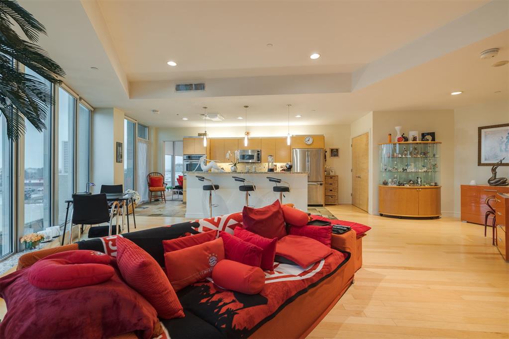 5900 Mosteller Drive Unit: 34