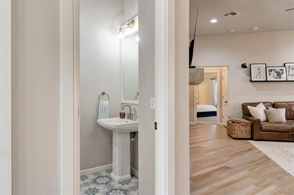 6617 NW 148th Street