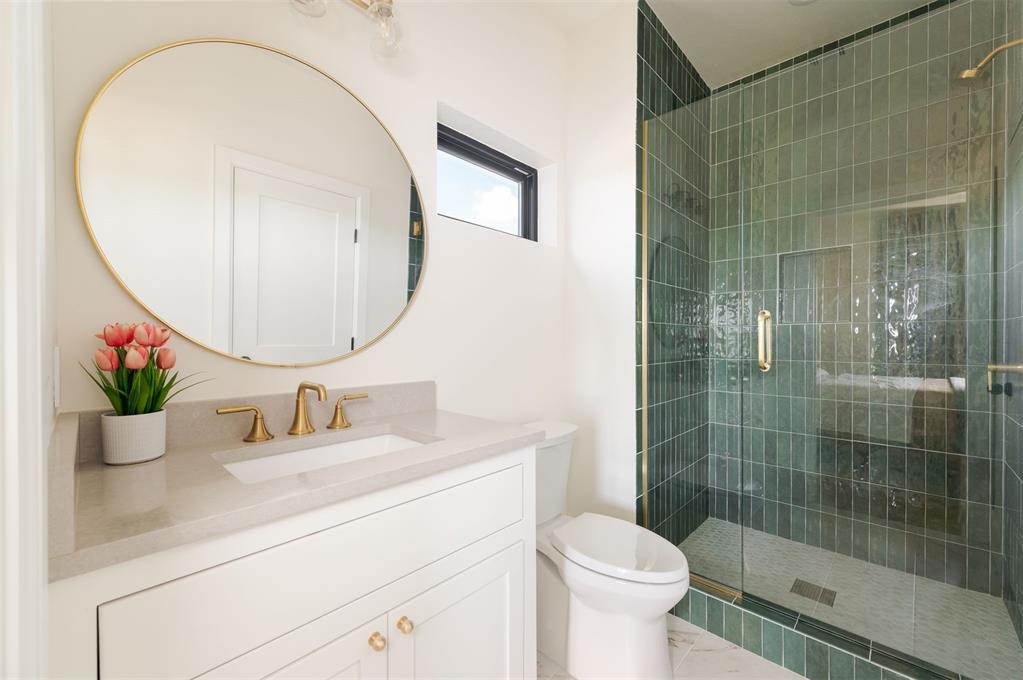 16000 N Hogback Road