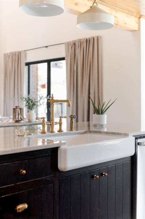 16000 N Hogback Road