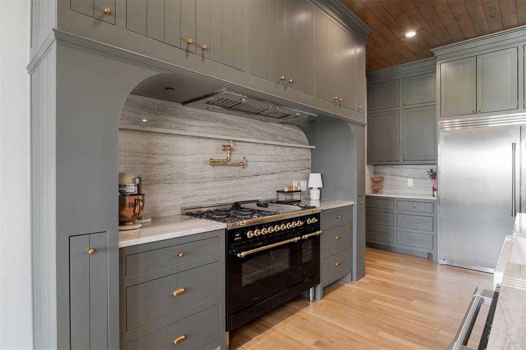 16000 N Hogback Road