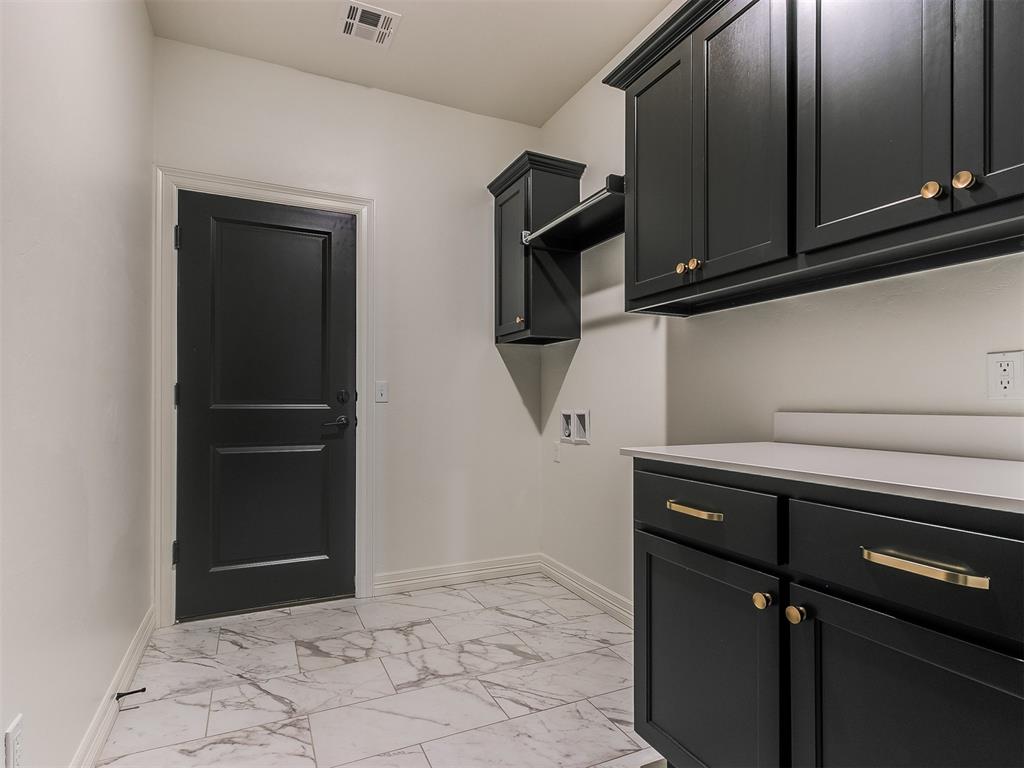 7713 Wilshire Woods Drive