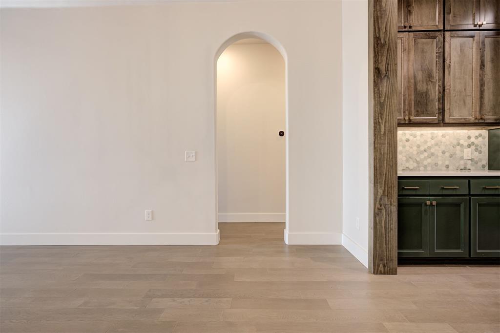 8001 Amber Ridge Drive