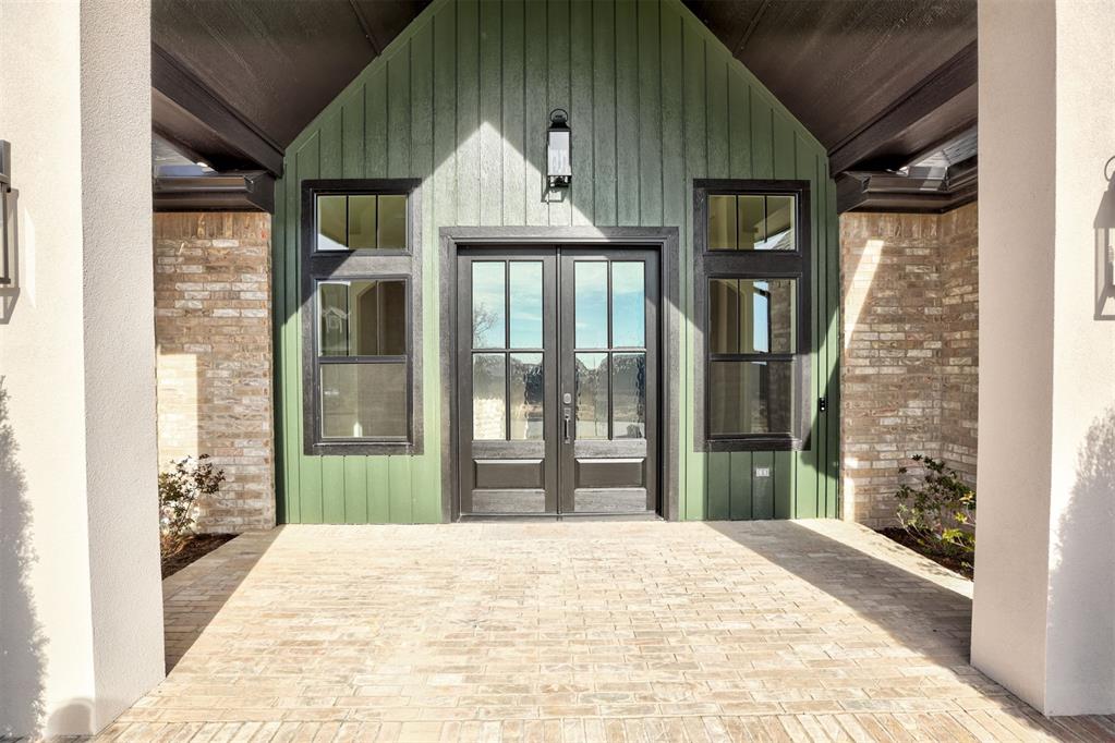 8001 Amber Ridge Drive