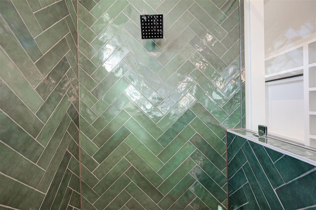 8001 Amber Ridge Drive