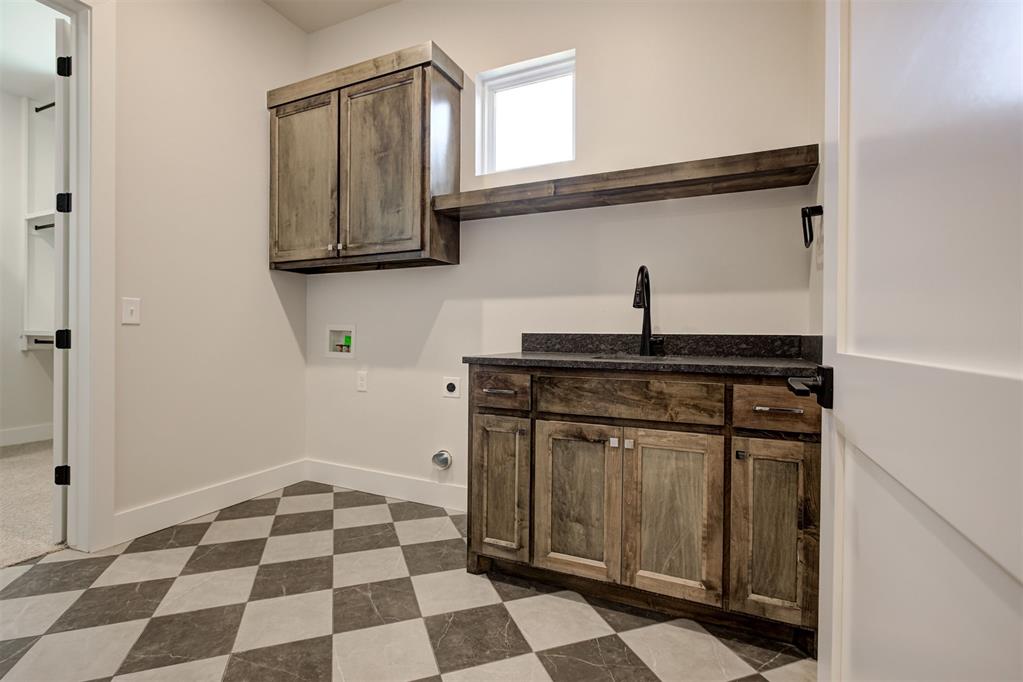 8001 Amber Ridge Drive