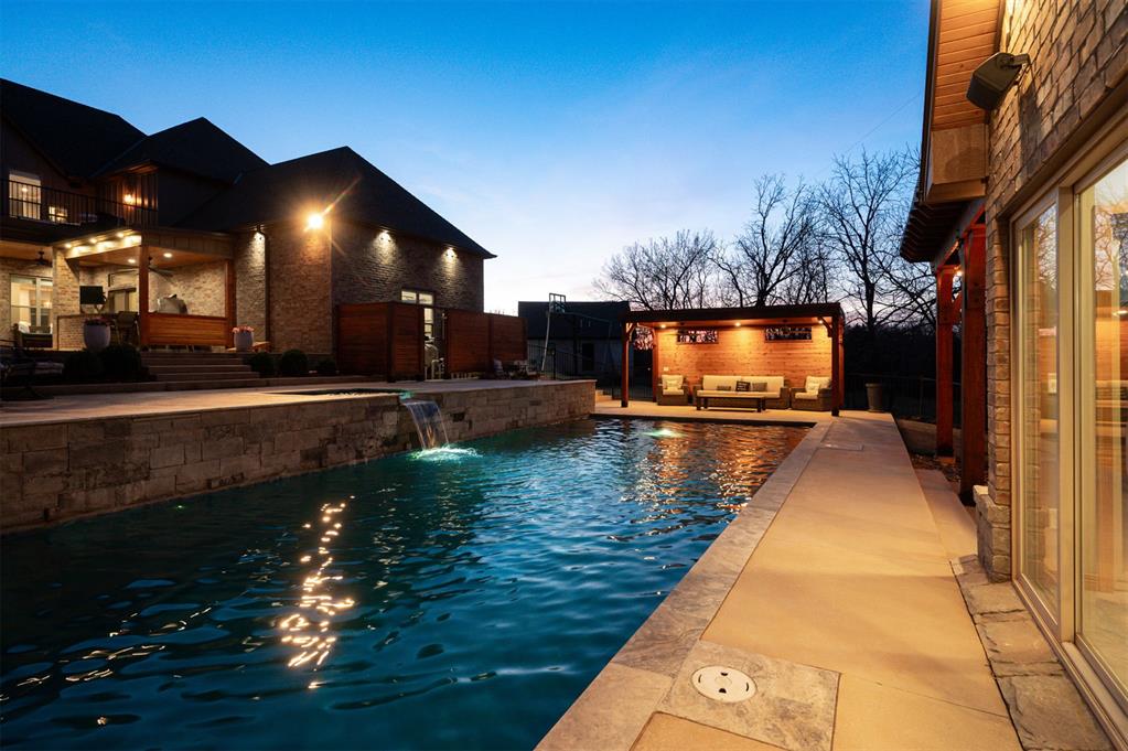 3301 Hidden Leaf Drive