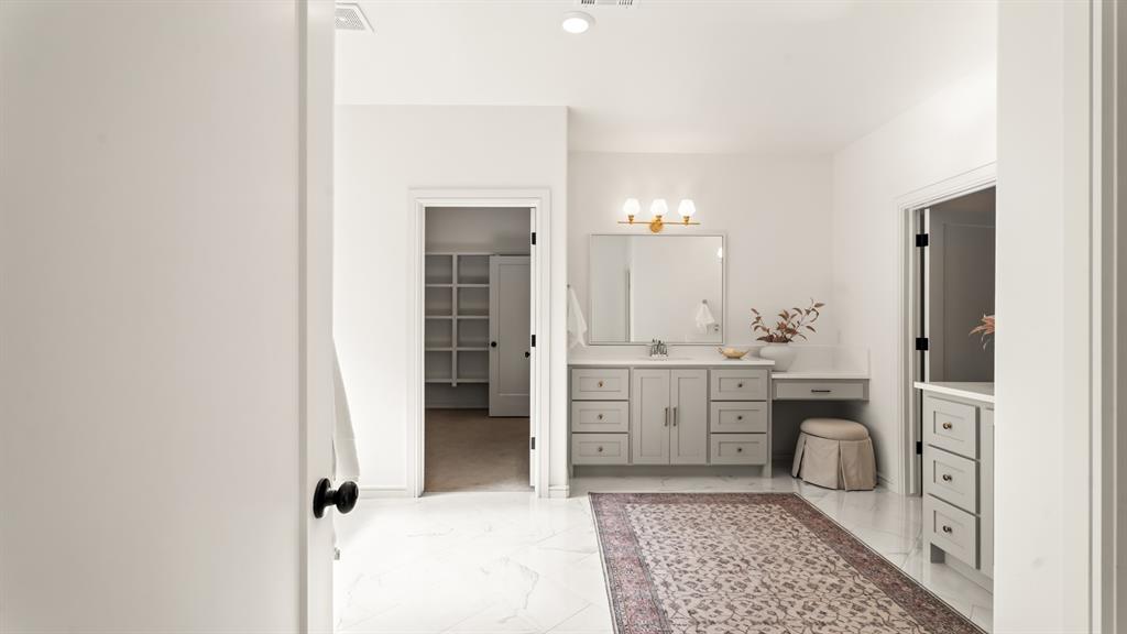 3900 Shady Hill Trail