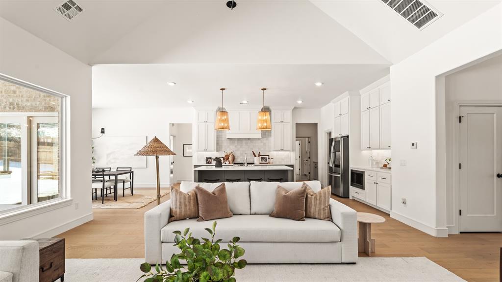 3900 Shady Hill Trail