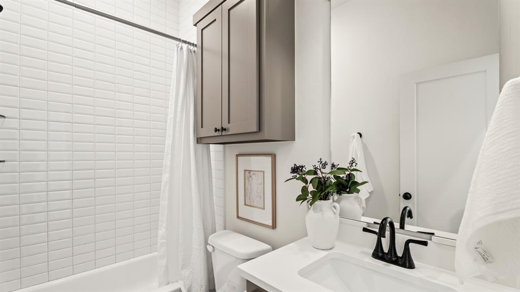 3900 Shady Hill Trail