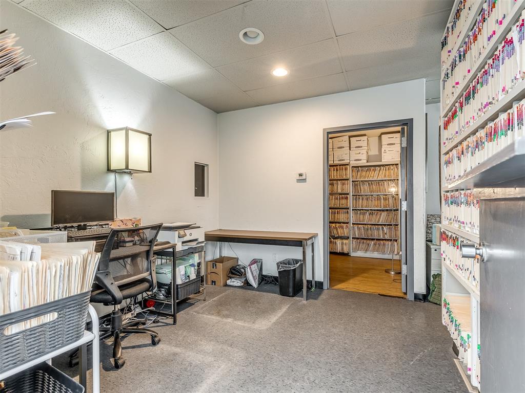 7304 N Comanche Avenue