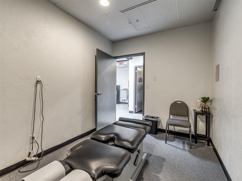 7304 N Comanche Avenue