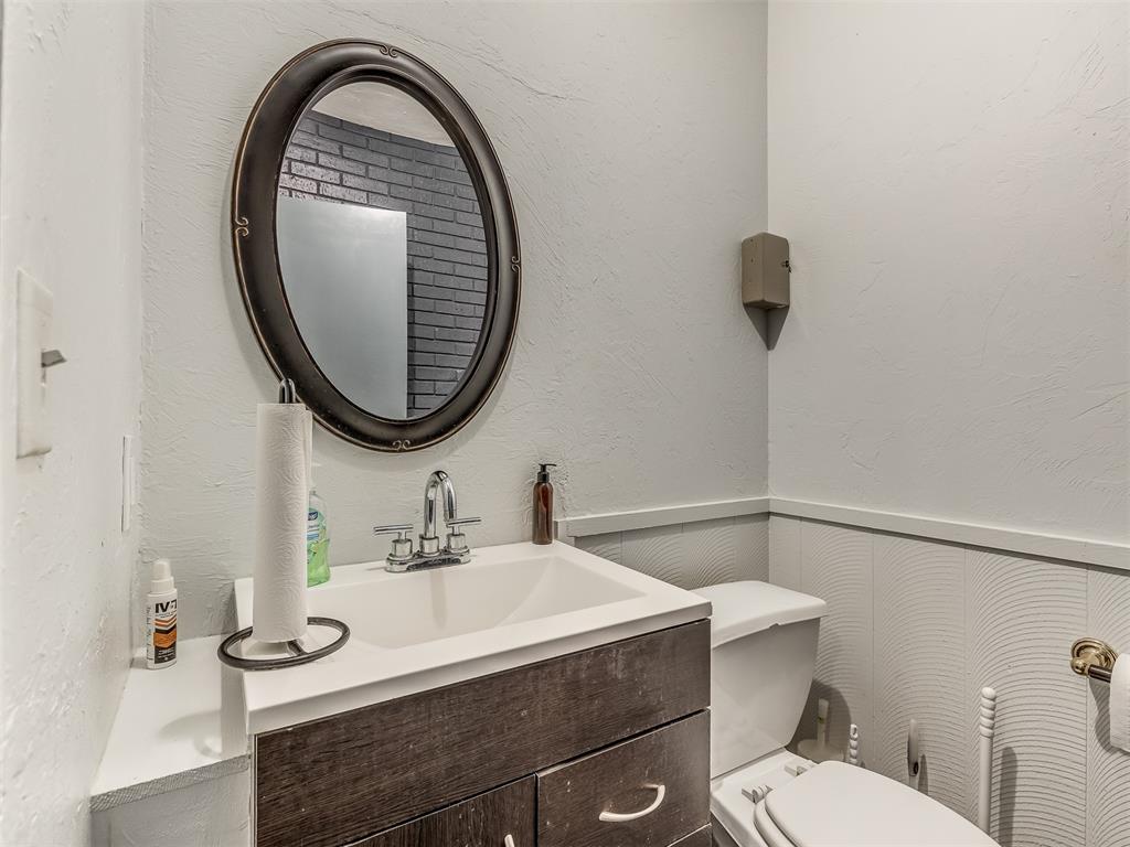 7304 N Comanche Avenue