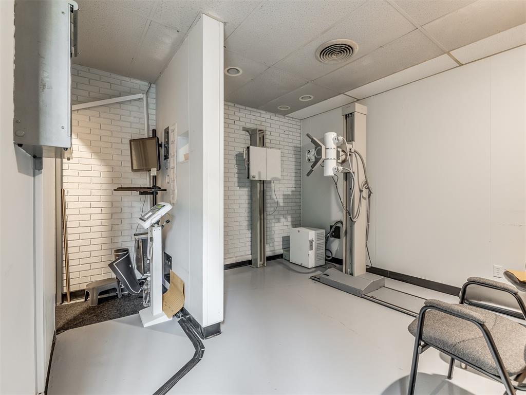 7304 N Comanche Avenue