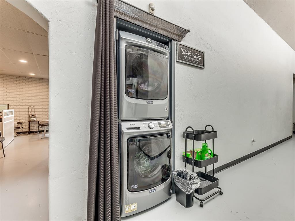 7304 N Comanche Avenue