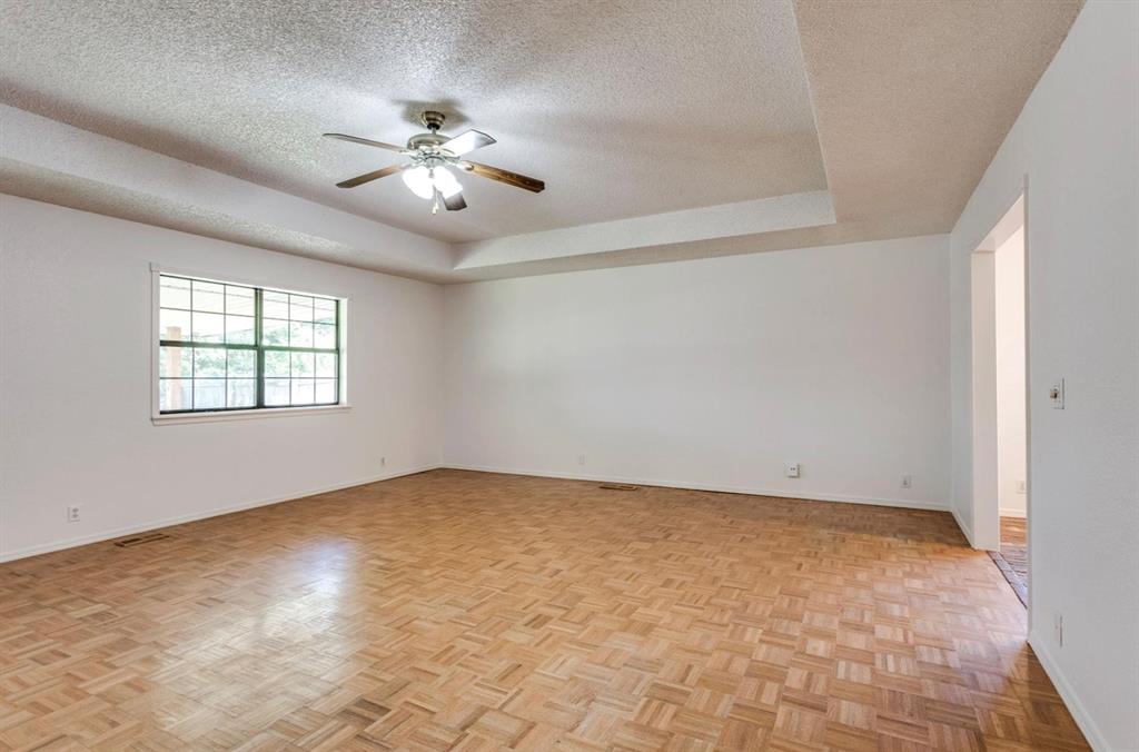 2713 S Summerfield Drive