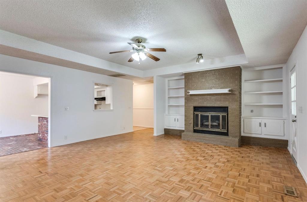 2713 S Summerfield Drive