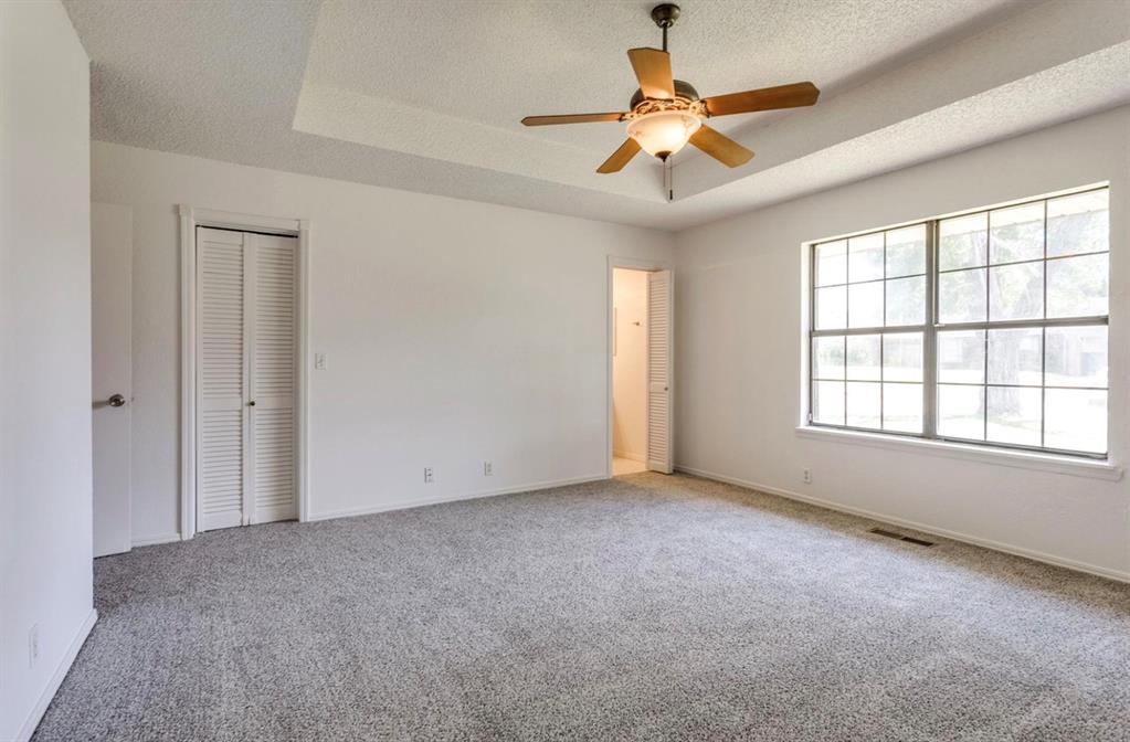 2713 S Summerfield Drive