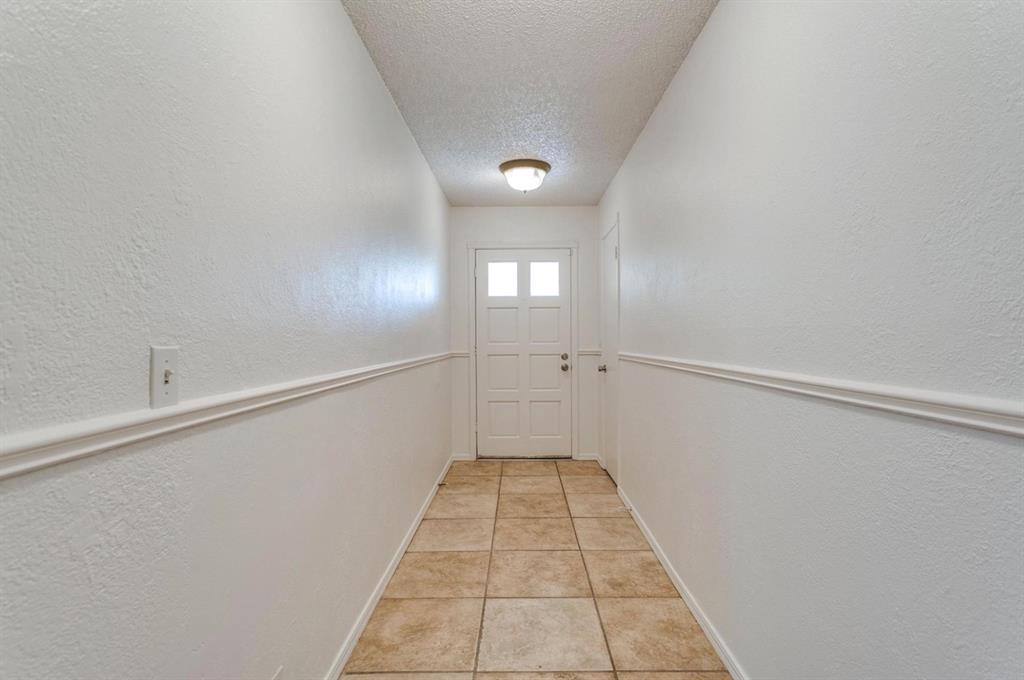 2713 S Summerfield Drive