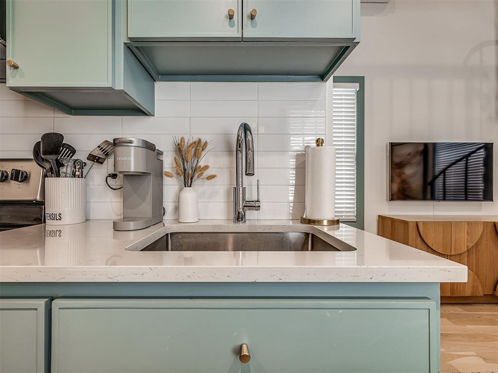 53 Lower Greenway Unit: B