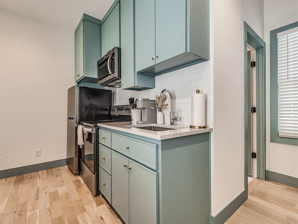 53 Lower Greenway Unit: B