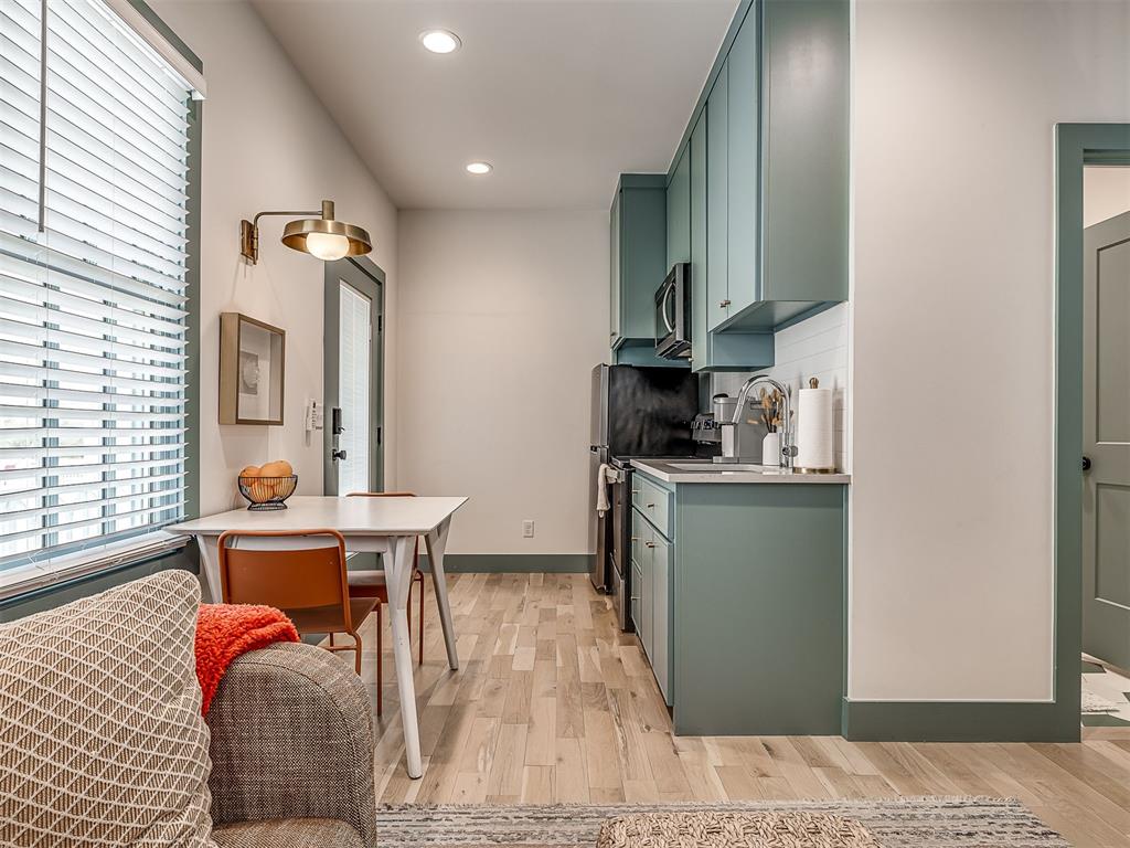 53 Lower Greenway Unit: B