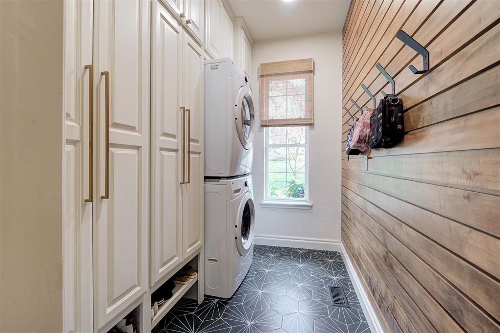 600 Heatherstone Road