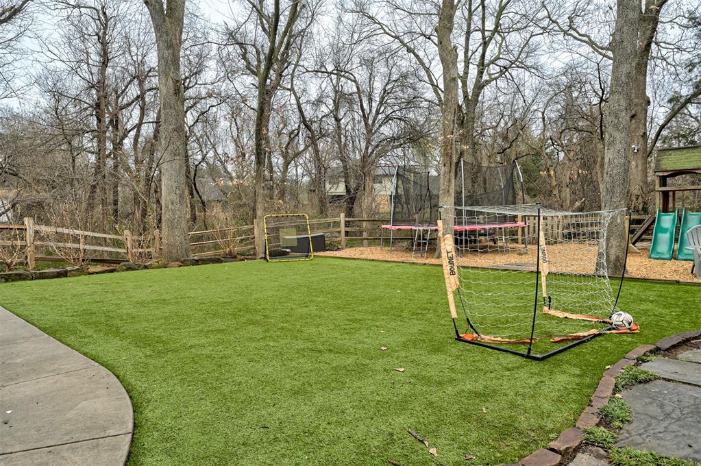 600 Heatherstone Road