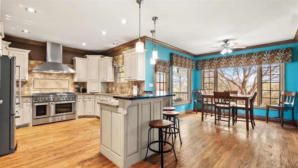 1124 Caines Hill Road