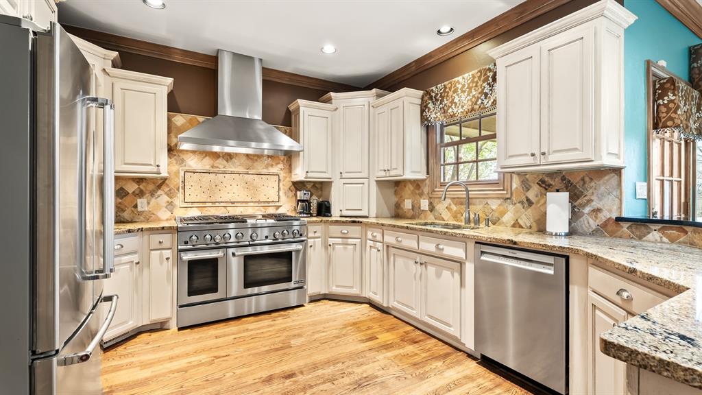 1124 Caines Hill Road