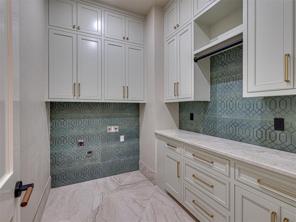 9214 S Cimarron Road