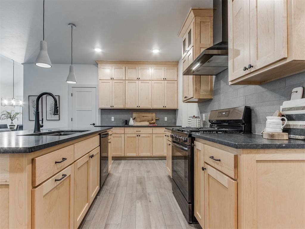 9240 NW 144th Place