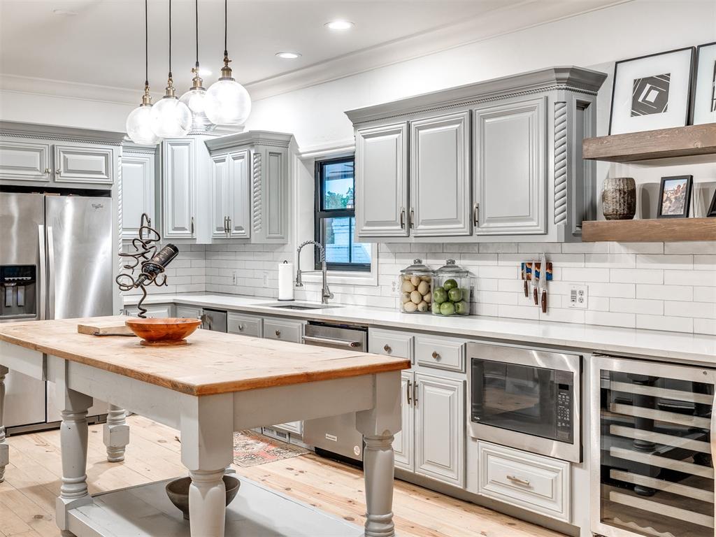 13500 Three Oaks Drive