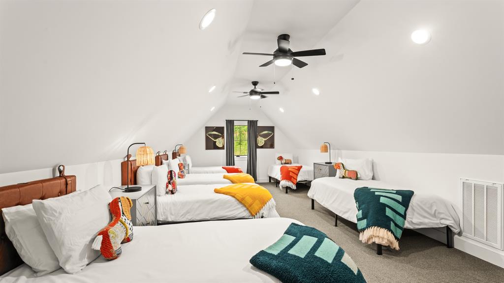 754 Pebble Ridge Arcade