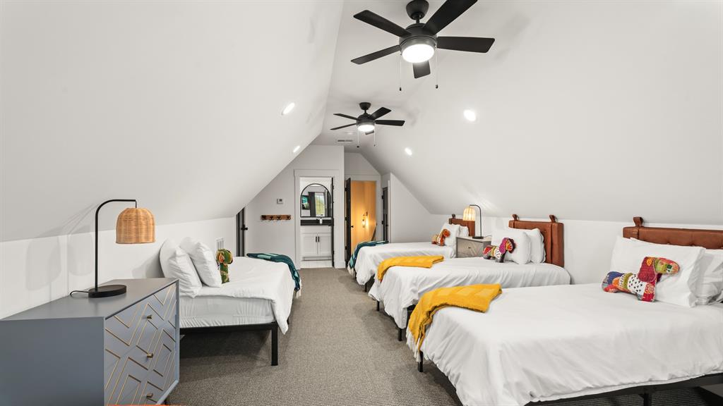 754 Pebble Ridge Arcade